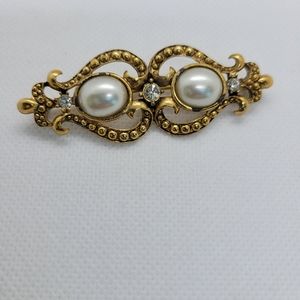 Vintage Victorian Heart Brooch, Gold Tone Intricate Royal Brooch